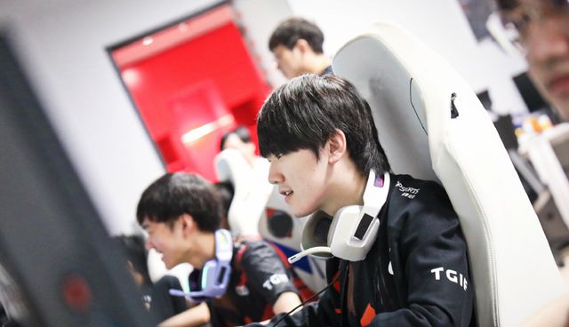 射门让那波 射门让那波